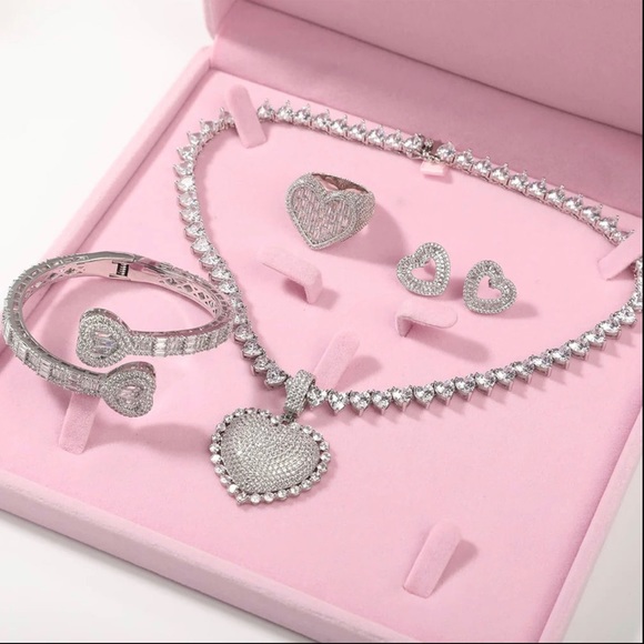 Queens Refined Gems Bundle Necklace Set - Picture 1 of 6